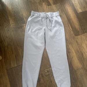Lululemon On the Fly Jogger 7/8 Length Woven